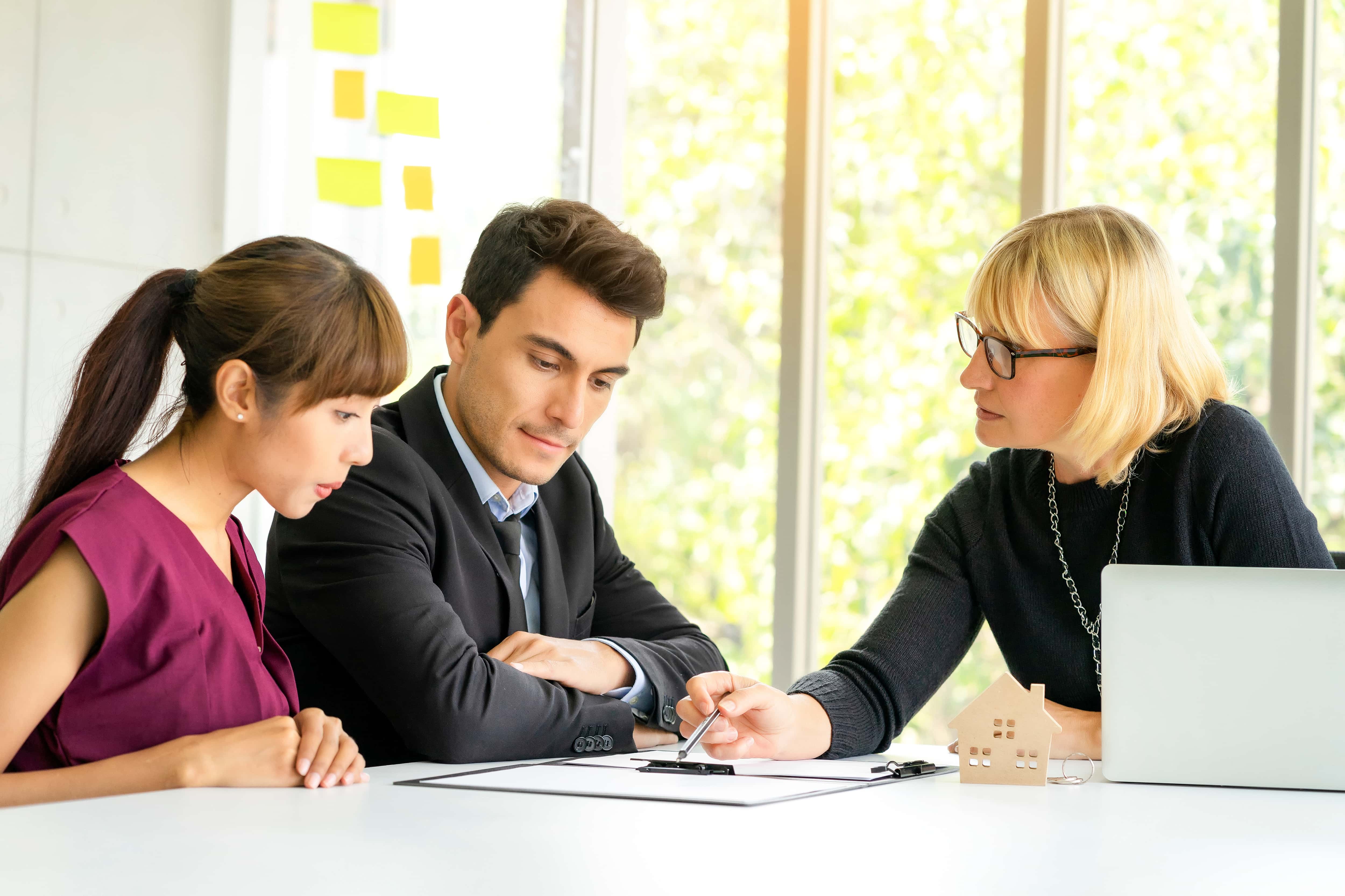 Banker explain agreement details for Loan