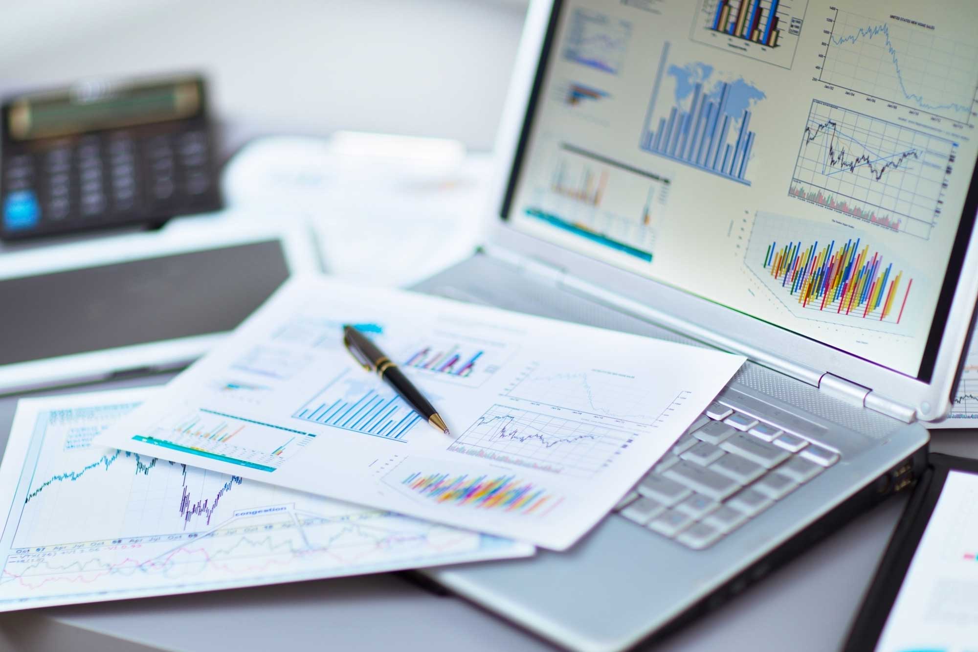 Graphs on paper and a Laptop device